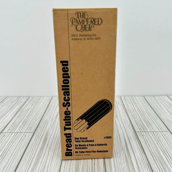 The Pampered Chef scalloped edge aluminum bread baking tube NEW - Picture 1 of 4